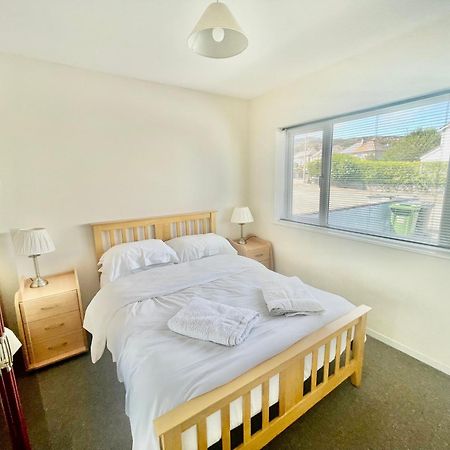 Cae Glas Apartments Holyhead Exterior foto